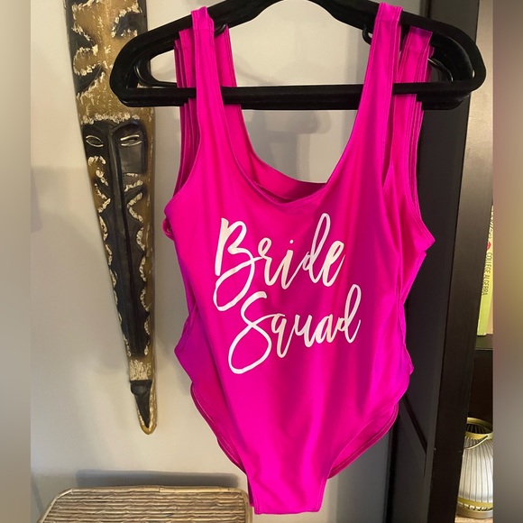 6 pack of BRIDE SQUAD swimsuits - hot pink - brand new - Picture 2 of 6